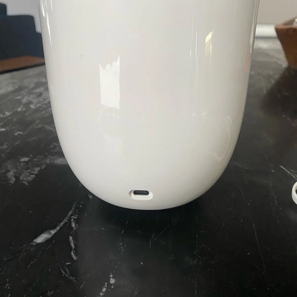 LEXON OBLIO Wireless Charging Station with UV Sanitizer, White